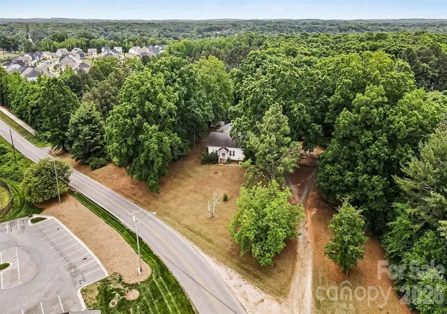 3rd image of 1116 Medlin Rd, Monroe, NC 28112 | MLS# 4378512