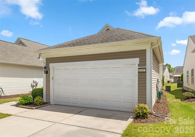Photo 3 of Sale Pending at 23113 Whimbrel Cir, Fort Mill, SC 29707 | MLS# 4378526 | Listing updated on 2026-08-10