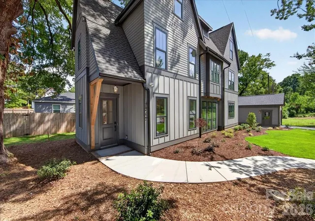 Photo 4 of Single family home for sale at 3940 Admiral Ave, Charlotte, NC 28205 | MLS# 4378548 | Listing updated on 2026-10-01
