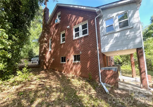 Photo 2 of Single family home for sale at 205 Sunrise Ave, Mount Gilead, NC 27306 | MLS# 4378550 | Listing updated on 2026-09-01