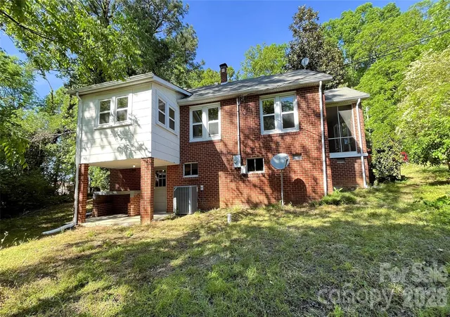 Photo 3 of Single family home for sale at 205 Sunrise Ave, Mount Gilead, NC 27306 | MLS# 4378550 | Listing updated on 2026-09-01