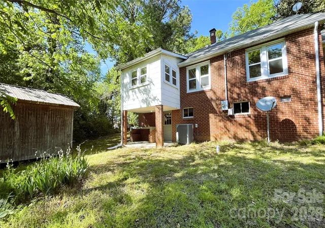 Photo 4 of Single family home for sale at 205 Sunrise Ave, Mount Gilead, NC 27306 | MLS# 4378550 | Listing updated on 2026-09-01