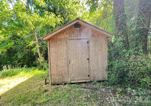 Photo 5 of Single family home for sale at 205 Sunrise Ave, Mount Gilead, NC 27306 | MLS# 4378550 | Listing updated on 2026-09-01
