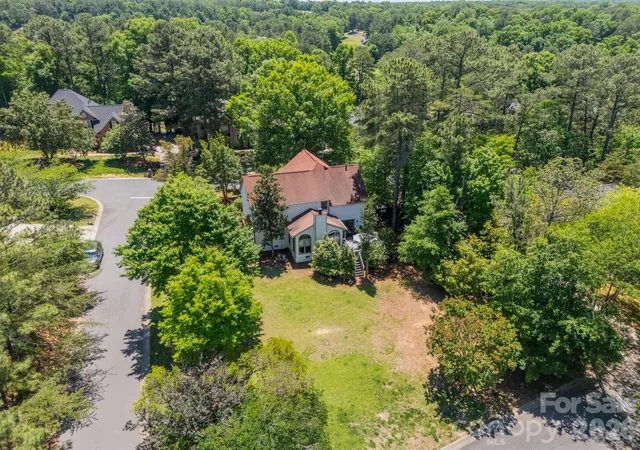 3rd image of 11043 Seven Coves Dr, Tega Cay, SC 29708 | MLS# 4378588