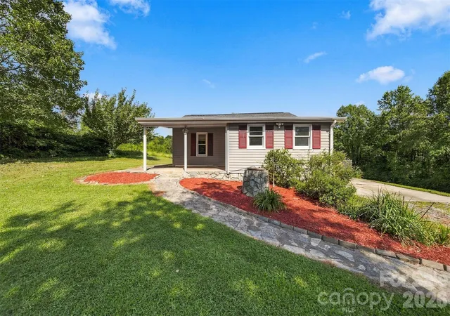 Photo 1 of Single family home for sale at 3860 Pickle Williams Ln, Granite Falls, NC 28630 | MLS# 4378654 | Listing updated on 2026-09-13
