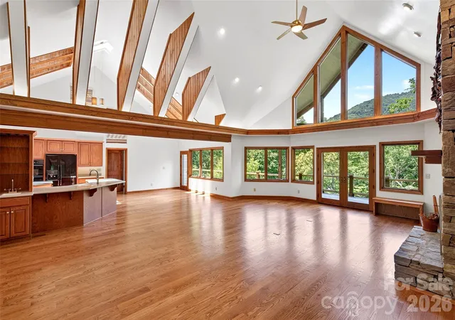 Photo 4 of Single family home for sale at 117 Shenandoah Ter, Black Mountain, NC | MLS# 4378734 | Listing updated on 2026-09-03