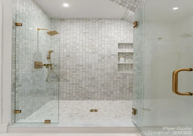 2nd image of 421 Marsh Rd, Charlotte, NC 28209