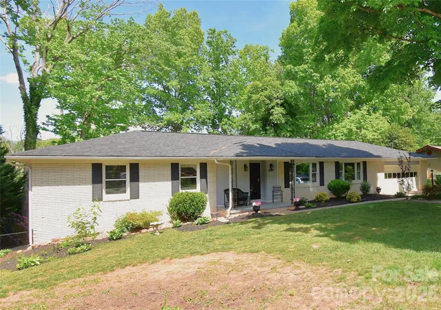 Photo 1 of Single family home for sale at 88 Botany Dr, Asheville, NC 28805 | MLS# 4378766 | Listing updated on 2026-10-07