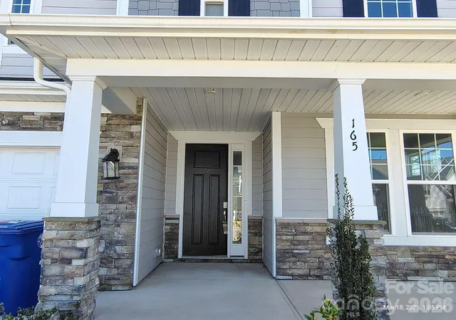 Photo 2 of Sale Pending at 165 Winterberry St, Mooresville, NC 28117 | MLS# 4378801 | Listing updated on 2026-09-04
