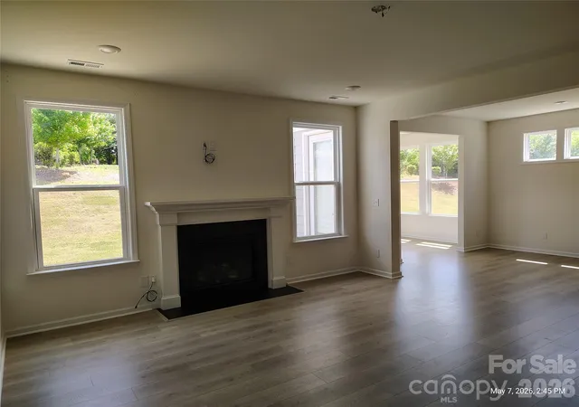 Photo 3 of Sale Pending at 165 Winterberry St, Mooresville, NC 28117 | MLS# 4378801 | Listing updated on 2026-09-04