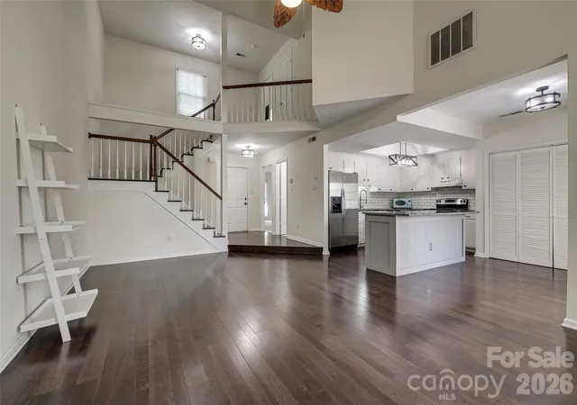 Homes for sale in Charlotte, NC | 9235 N Vicksburg Park Ct, Charlotte, NC 28210 | MLS# 4378830