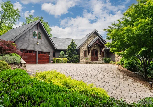 1st image of 211 Boulder Ridge Dr, Hendersonville, NC 28792 | MLS# 4378849