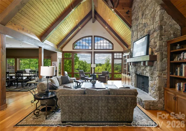 2nd image of 211 Boulder Ridge Dr, Hendersonville, NC 28792 | MLS# 4378849