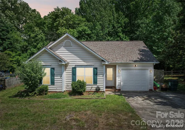 Homes for sale in Charlotte, NC | 13221 Crooked Pine Ct, Charlotte, NC 28215 | MLS# 4378903