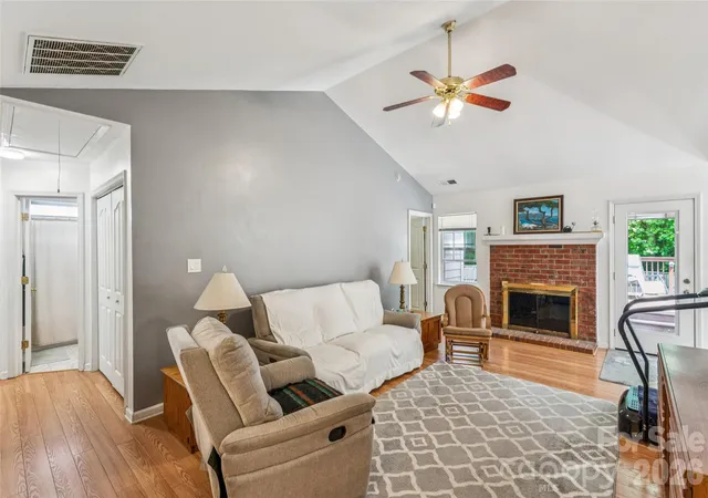 Homes for sale in Charlotte, NC | 13221 Crooked Pine Ct, Charlotte, NC 28215 | MLS# 4378903
