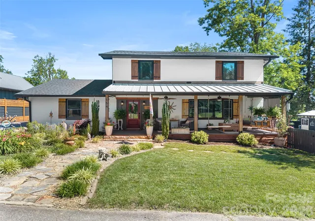 Photo 1 of Single family home for sale at 154 White Oak Ln, Brevard, NC 28712 | MLS# 4378929 | Listing updated on 2026-10-06
