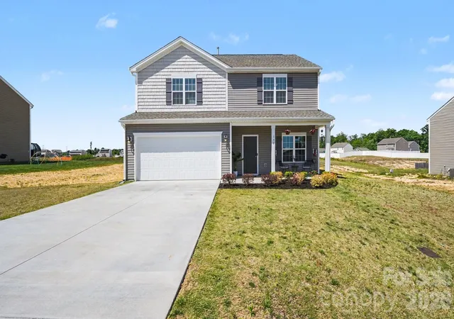 Photo 1 of Single family home for sale at 178 Wickham Ct, Clemmons, NC 27012 | MLS# 4378950 | Listing updated on 2026-09-16