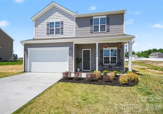 Photo 2 of Single family home for sale at 178 Wickham Ct, Clemmons, NC 27012 | MLS# 4378950 | Listing updated on 2026-09-16