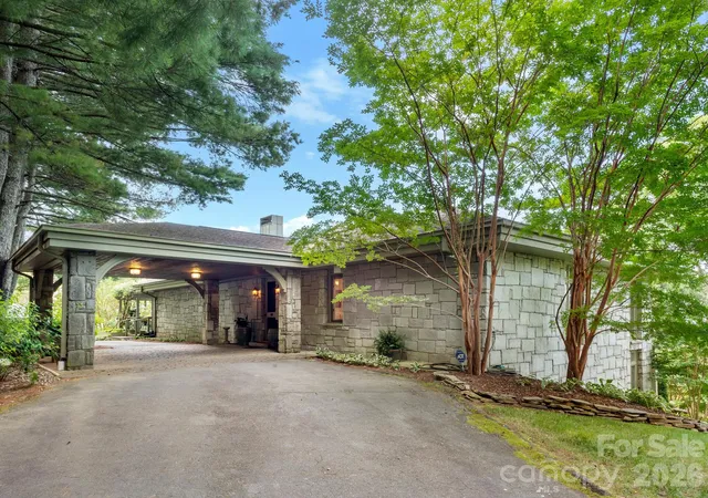 Photo 3 of Single family home for sale at 65 Crestwood Rd, Asheville, NC 28804 | MLS# 4378966 | Listing updated on 2026-10-06