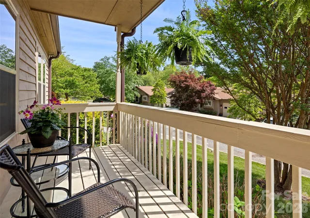 3rd image of 1 Hedgerose Ct #B, Asheville, NC 28805 | MLS# 4378976