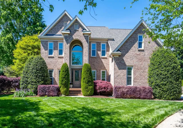 Photo 2 of Single family home for sale at 119 Topsail Pl, Mooresville, NC 28117 | MLS# 4379024 | Listing updated on 2026-09-21