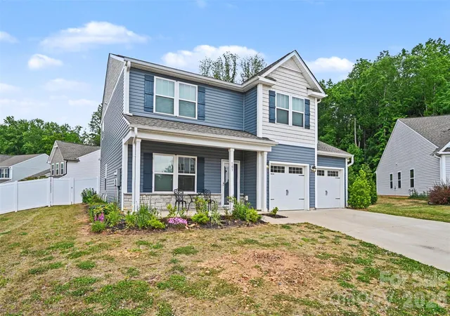 Photo 2 of Single family home for sale at 103 Trissy Ct, Statesville, NC 28625 | MLS# 4379061 | Listing updated on 2026-09-01