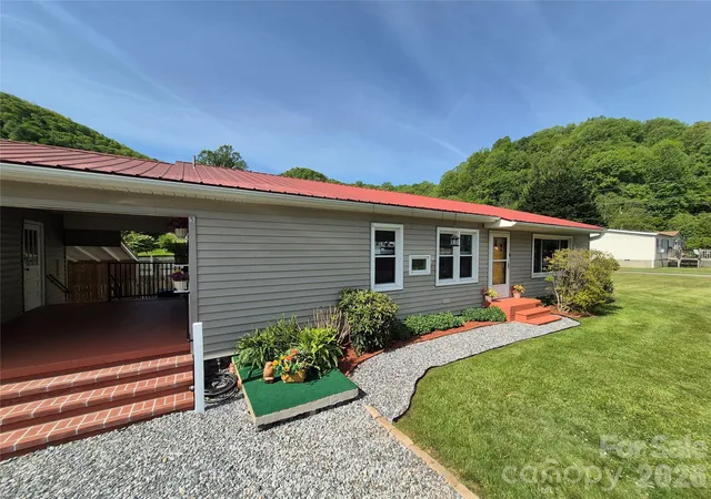 Homes for sale in Maggie Valley, NC | 5 Gibson Dr, Maggie Valley, NC 28751 | MLS# 4379068