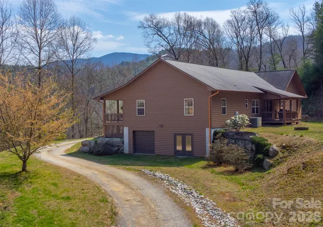 Photo 3 of Single family home for sale at 1960 Atoah Rd, Robbinsville, NC 28771 | MLS# 4379069 | Listing updated on 2026-06-22