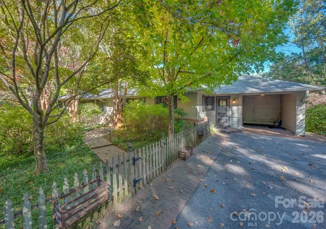 Photo 2 of Single family home for sale at 484 Sourwood Ridge Rd, Tryon, NC 28782 | MLS# 4379103 | Listing updated on 2026-10-28