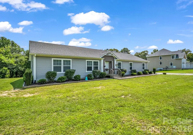 1st image of 213 Big Oak Rd, Hendersonville, NC 28792 | MLS# 4379139