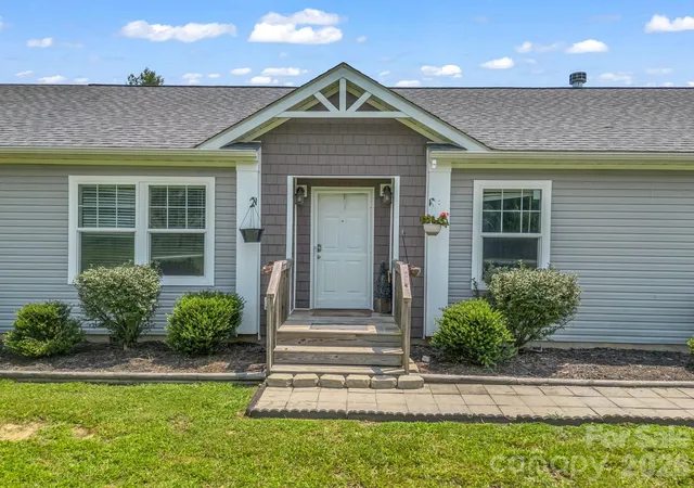 2nd image of 213 Big Oak Rd, Hendersonville, NC 28792 | MLS# 4379139