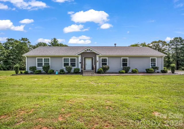 5th image of 213 Big Oak Rd, Hendersonville, NC 28792 | MLS# 4379139