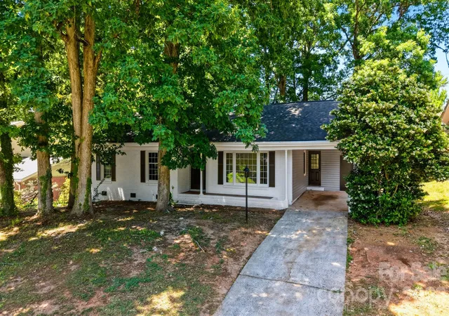 Photo 1 of Single family home for sale at 1409 Woodberry Rd, Charlotte, NC 28212 | MLS# 4379143 | Listing updated on 2026-09-18