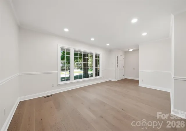 Photo 2 of Single family home for sale at 1409 Woodberry Rd, Charlotte, NC 28212 | MLS# 4379143 | Listing updated on 2026-09-18