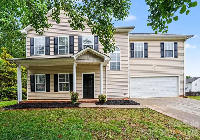 Homes for sale in Concord, NC | 6116 Firethorne Ln, Concord, NC 28025 | MLS# 4379145