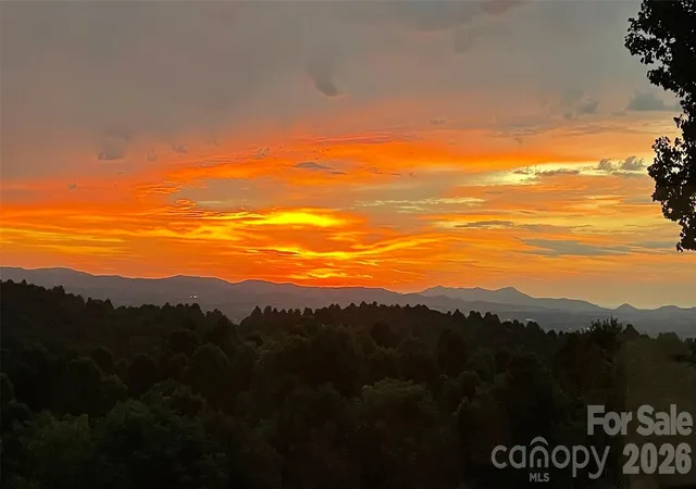 2nd image of 503 Fleetwood Plz, Hendersonville, NC 28739