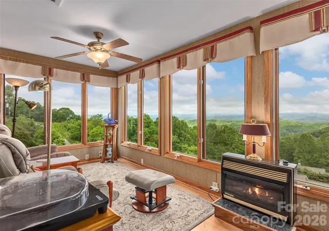4th image of 503 Fleetwood Plz, Hendersonville, NC 28739 | MLS# 4379212