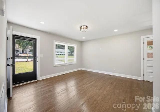 Photo 3 of Single family home for sale at 413 E Mclelland Ave, Mooresville, NC 28115 | MLS# 4379250 | Listing updated on 2026-10-02
