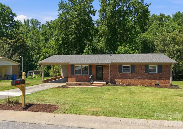 2nd image of 413 E Mclelland Ave, Mooresville, NC 28115 | MLS# 4379250