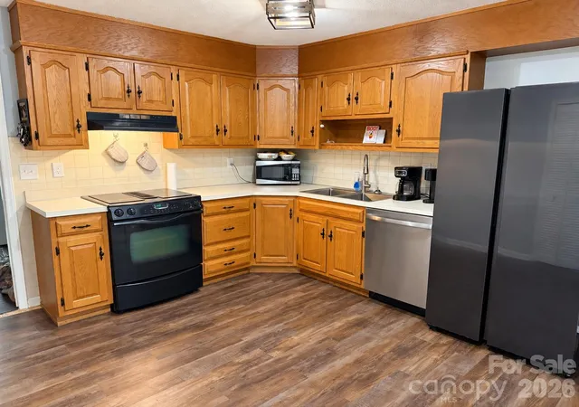 Photo 3 of Single family home for sale at 92 Greenwood Acres Dr, Mills River, NC 28759 | MLS# 4379255 | Listing updated on 2026-10-05