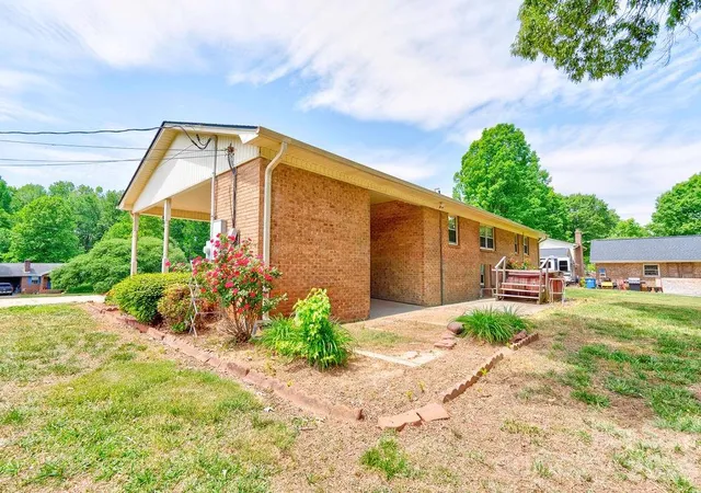 Homes for sale in Shelby, NC | 751 Pleasantdale Dr, Shelby, NC 28150 | MLS# 4379261