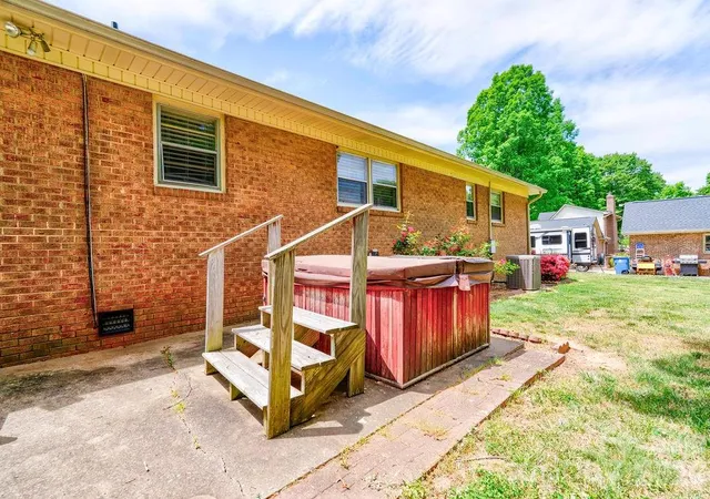 Homes for sale in Shelby, NC | 751 Pleasantdale Dr, Shelby, NC 28150 | MLS# 4379261