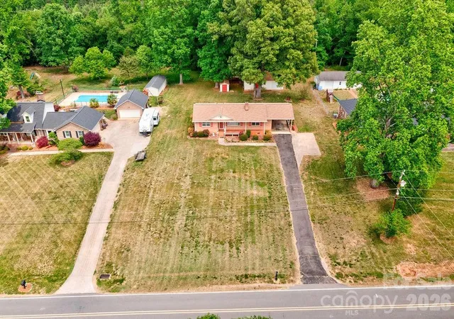 Photo 1 of Single family home for sale at 751 Pleasantdale Dr, Shelby, NC 28150 | MLS# 4379261 | Listing updated on 2026-09-02