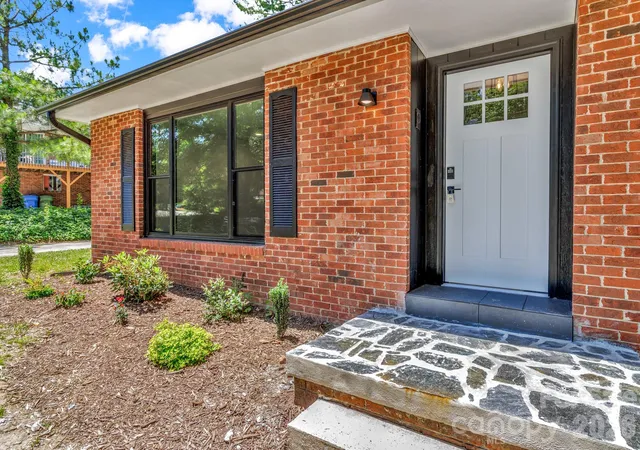 Homes for sale in Asheville, NC | 4 Barnes Rd, Asheville, NC 28803 | MLS# 4379264