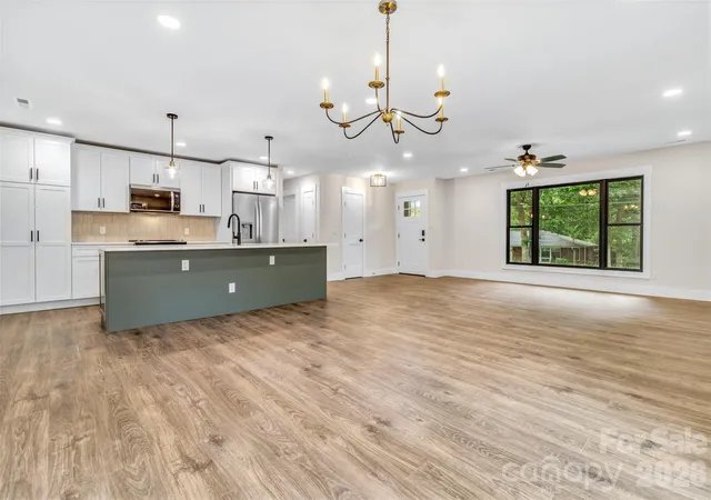 Photo 4 of Single family home for sale at 4 Barnes Rd, Asheville, NC 28803 | MLS# 4379264 | Listing updated on 2026-09-24