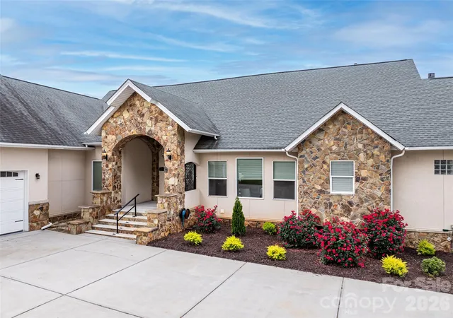 Photo 3 of Single family home for sale at 4511 Howey Farms Dr, Waxhaw, NC 28173 | MLS# 4379363 | Listing updated on 2026-08-31