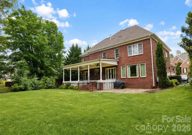 Photo 2 of Single family home for sale at 880 Hickory Stick Dr, Fort Mill, SC 29715 | MLS# 4379413 | Listing updated on 2026-09-23