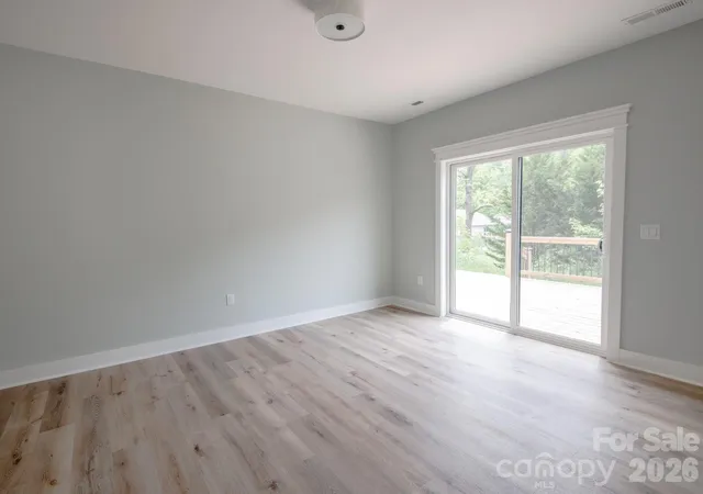 Photo 2 of Single family home for sale at 45 Gash Cvs Rd, Hendersonville, NC 28791 | MLS# 4379415 | Listing updated on 2026-07-27