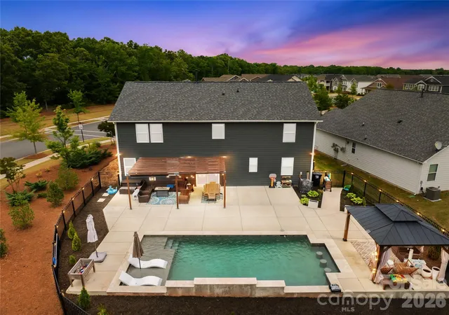 Photo 4 of Single family home for sale at 1004 Bellshill Dr, Indian Trail, NC 28079 | MLS# 4379439 | Listing updated on 2026-08-24