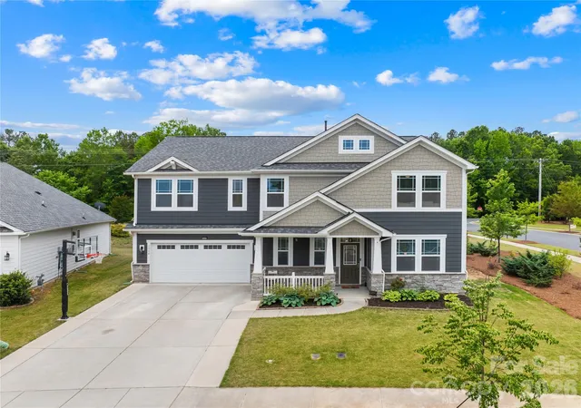 Photo 3 of Single family home for sale at 1004 Bellshill Dr, Indian Trail, NC 28079 | MLS# 4379439 | Listing updated on 2026-08-24